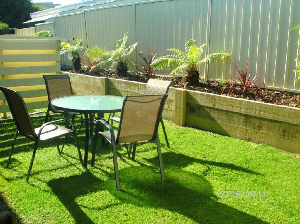 Chapman Court Aparthotel Merimbula Exterior photo